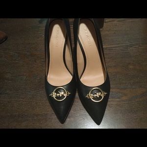 COPY - Women’s Black Coach Pump SZ 9